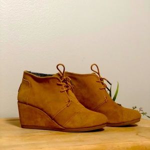 Toms Kala Suede Wedge Bootie - Sz 7